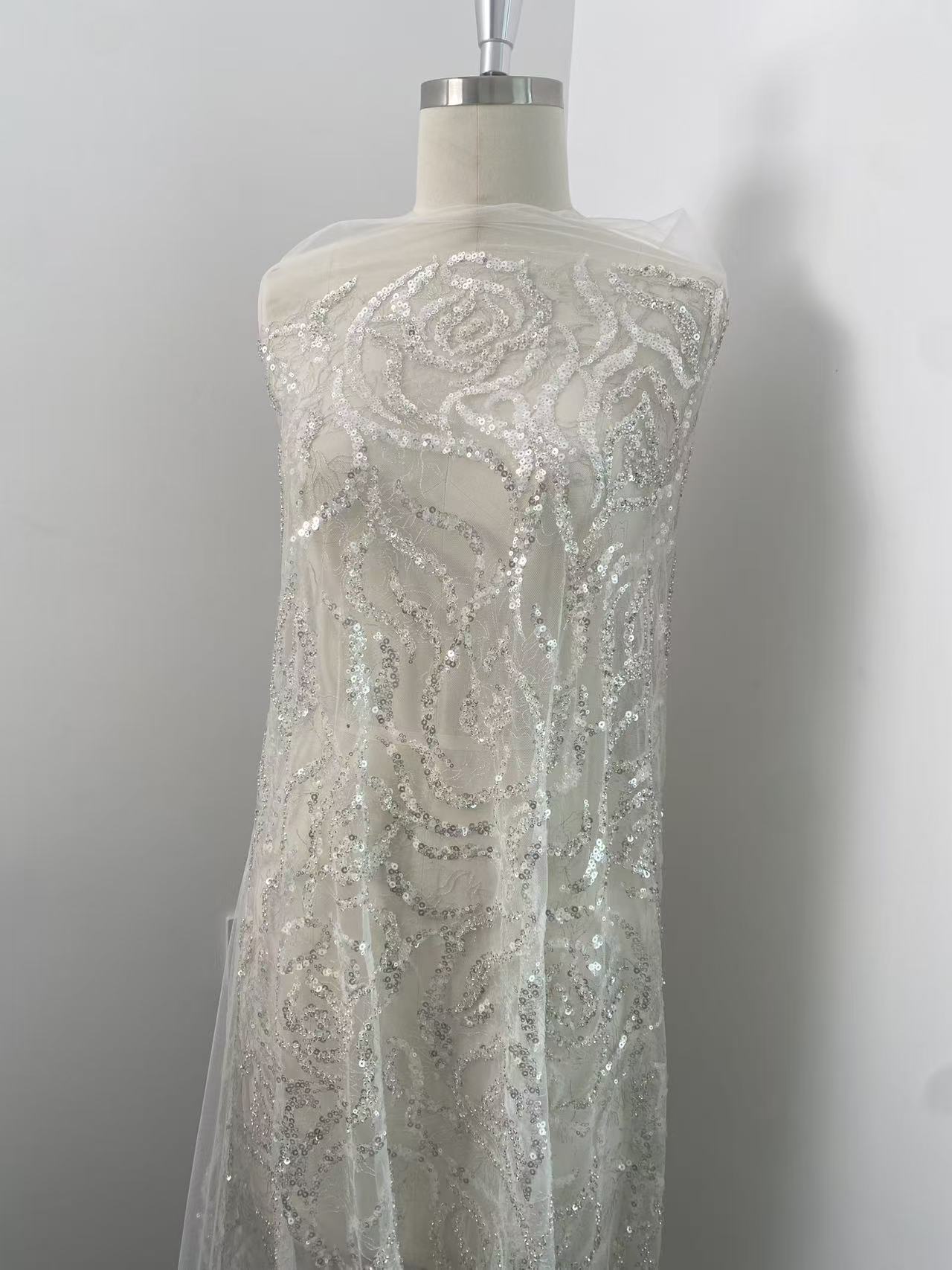 Heavy Bead Lace Fabric, Silver - Embroidery Rose 评论和价格